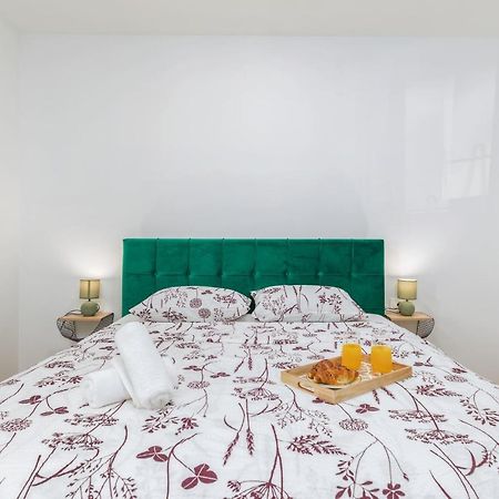 Apartment Lorilu Pula Bagian luar foto