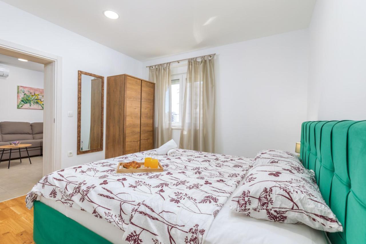 Apartment Lorilu Pula Bagian luar foto