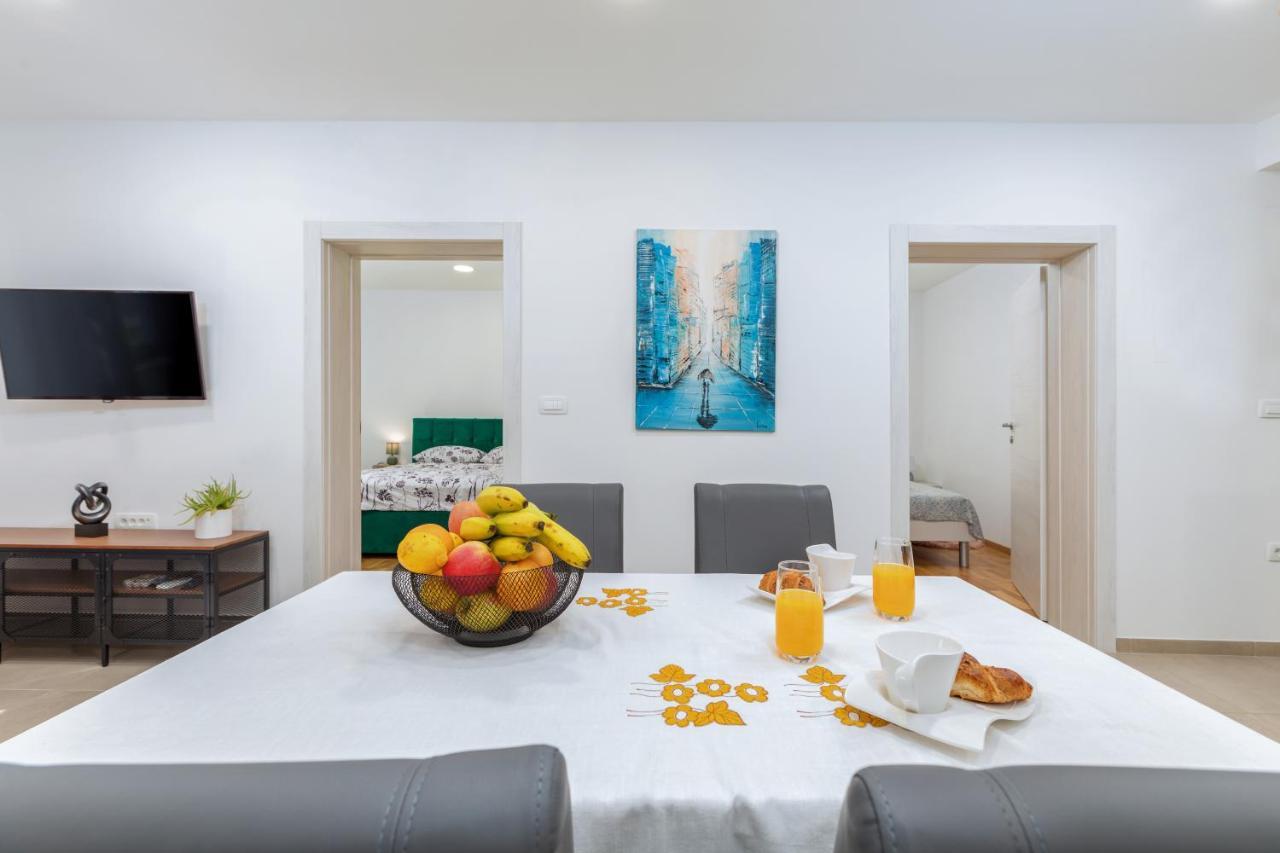 Apartment Lorilu Pula Bagian luar foto