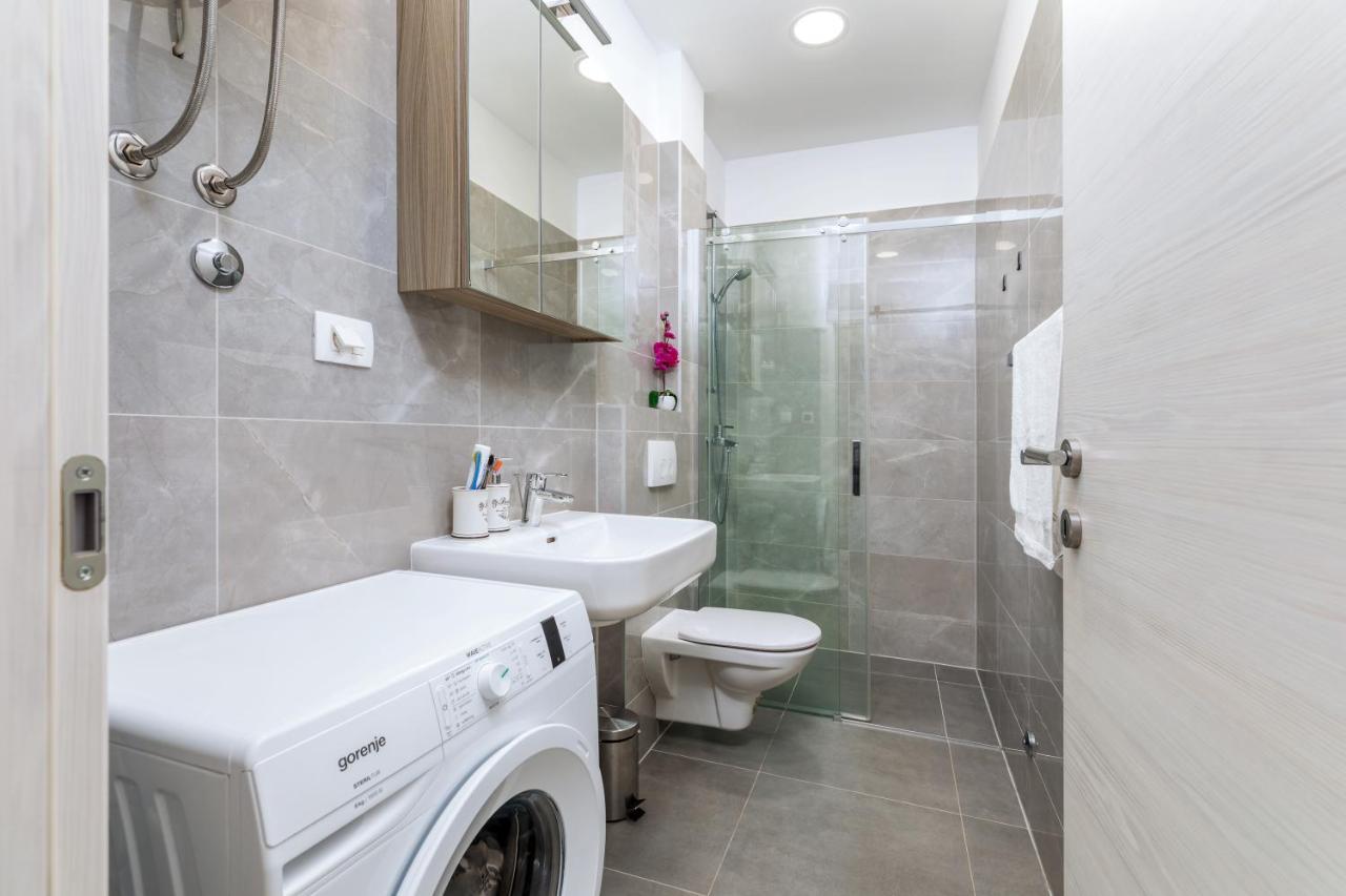 Apartment Lorilu Pula Bagian luar foto
