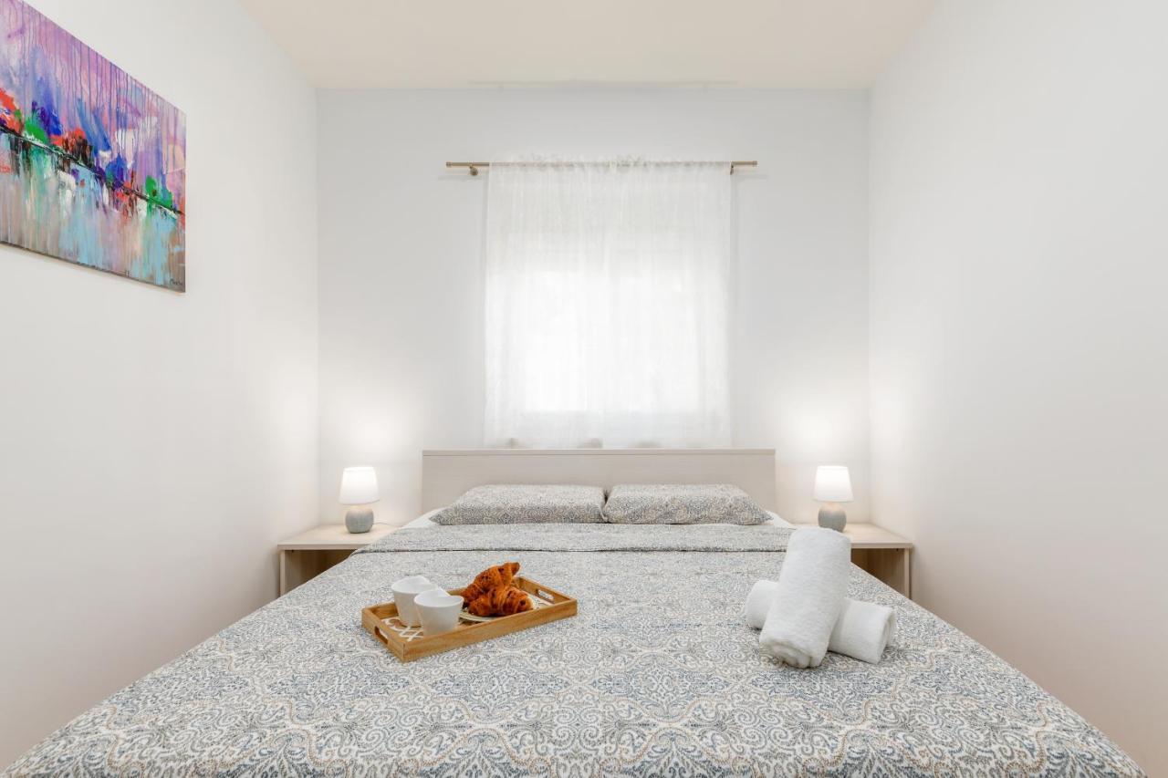 Apartment Lorilu Pula Bagian luar foto